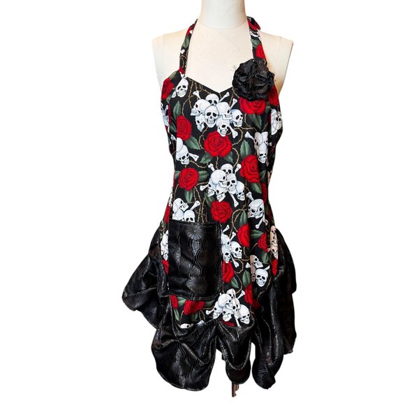 Gorgeous black and red skeleton full apron NWOT - Picture 1 of 3